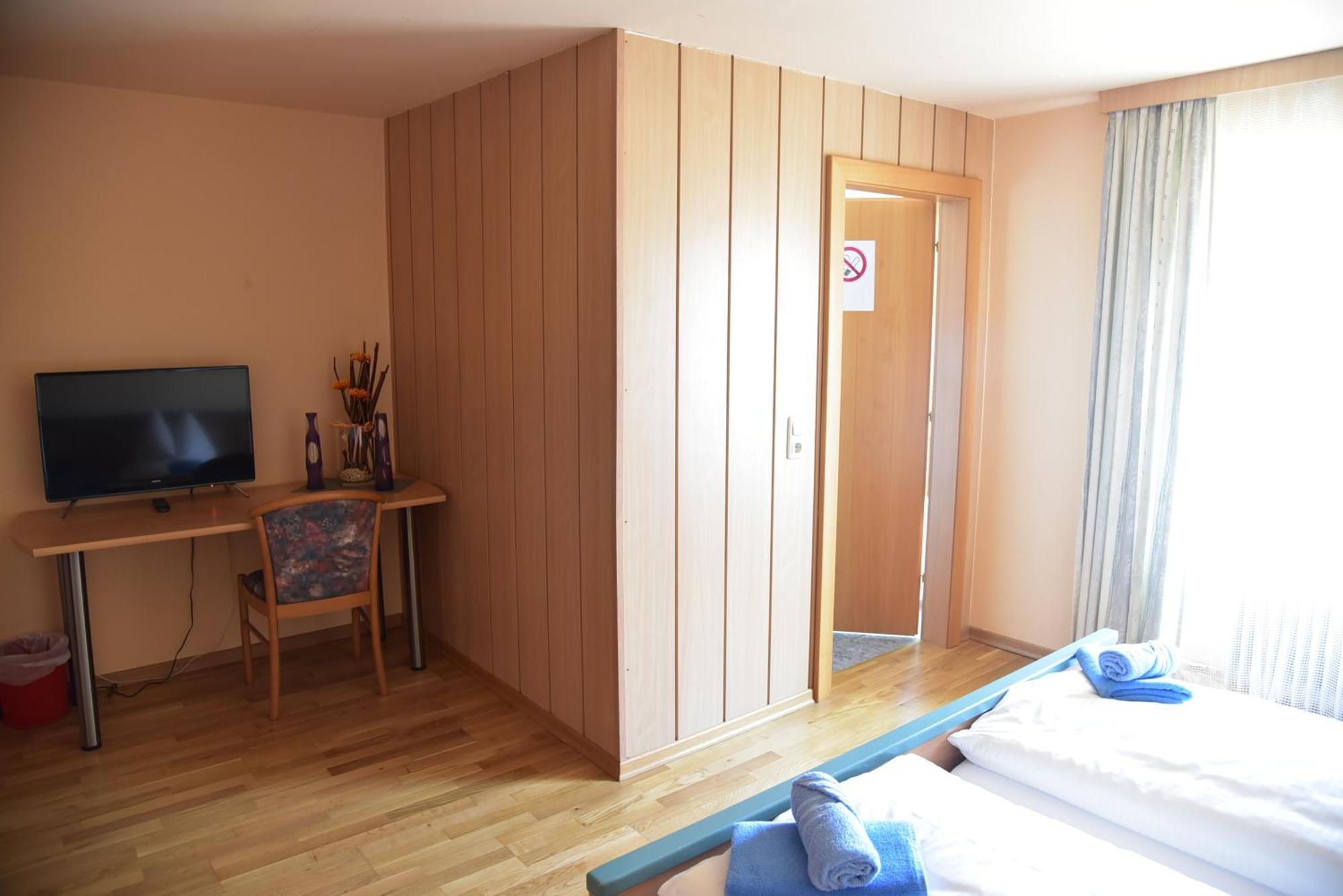 Stiftsgasthof Hochburg Dış mekan fotoğraf