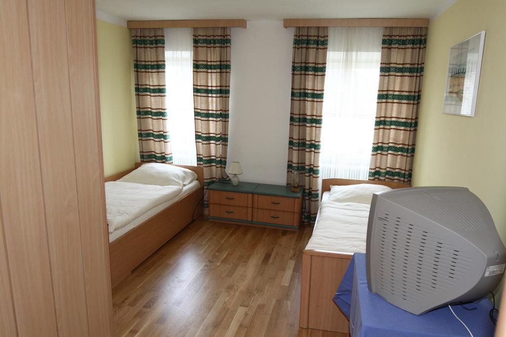 Stiftsgasthof Hochburg Oda fotoğraf