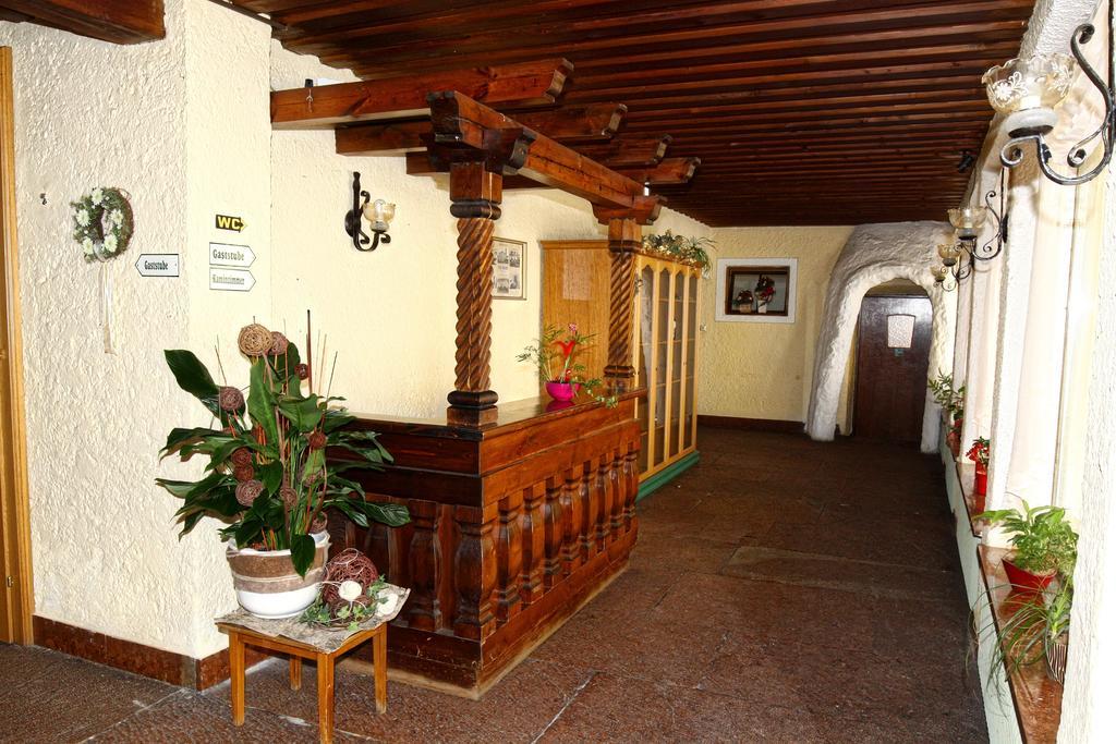 Stiftsgasthof Hochburg Dış mekan fotoğraf